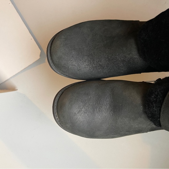 UGG Australia Boot #1008220 Black leather boots with Buckle Size 7  US - Picture 12 of 12